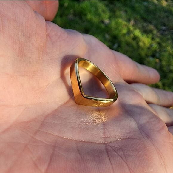 Gold Flat Chevron Curved V Ring - Picture 7 of 11